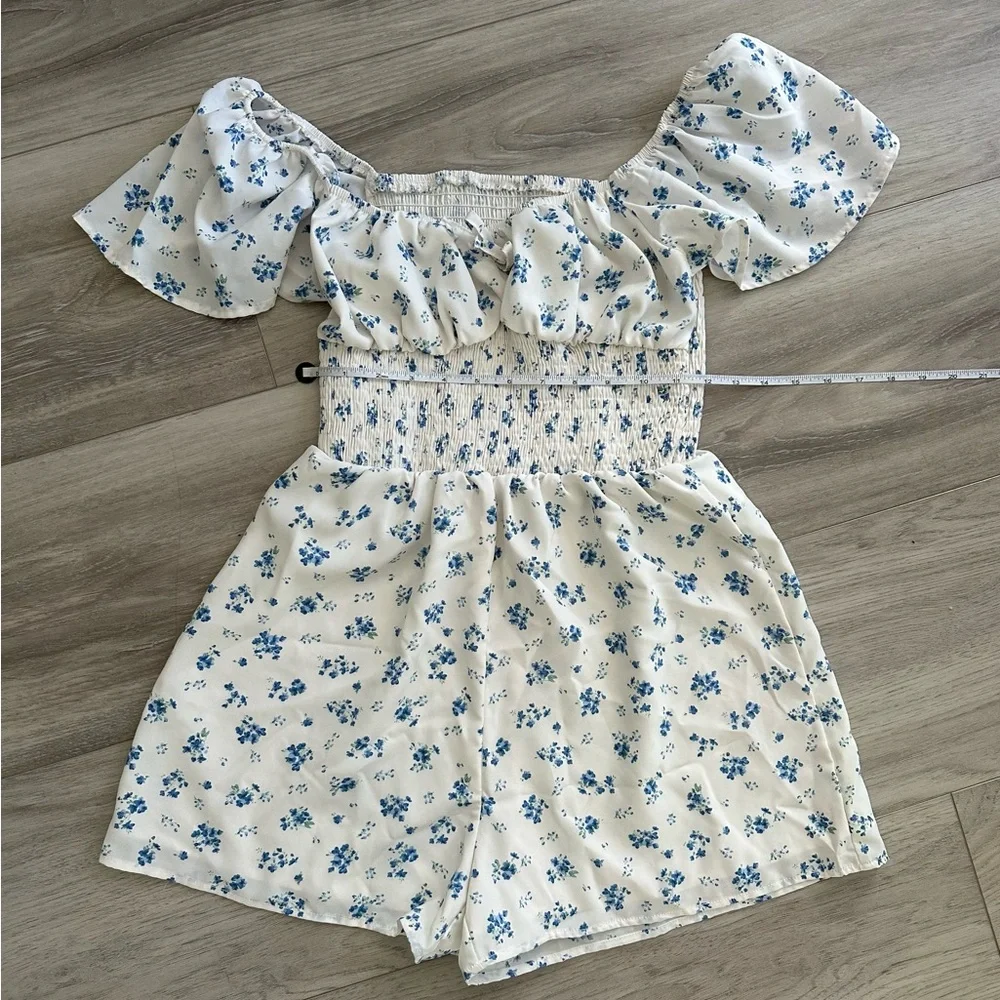 Floral Off-Shoulder Romper - Picture 3 of 6